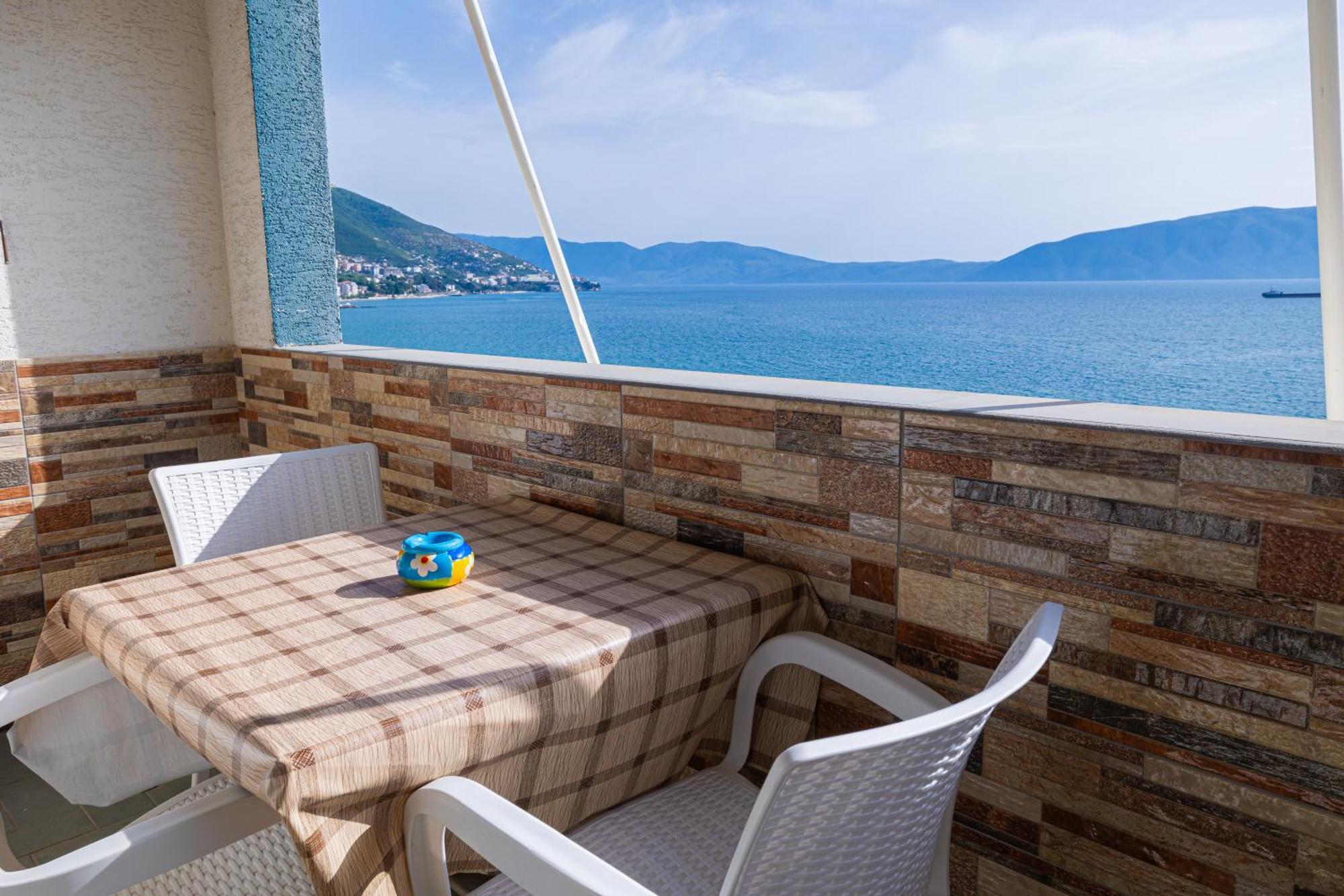 Lucas Apartments Rental Vlorë Exterior foto
